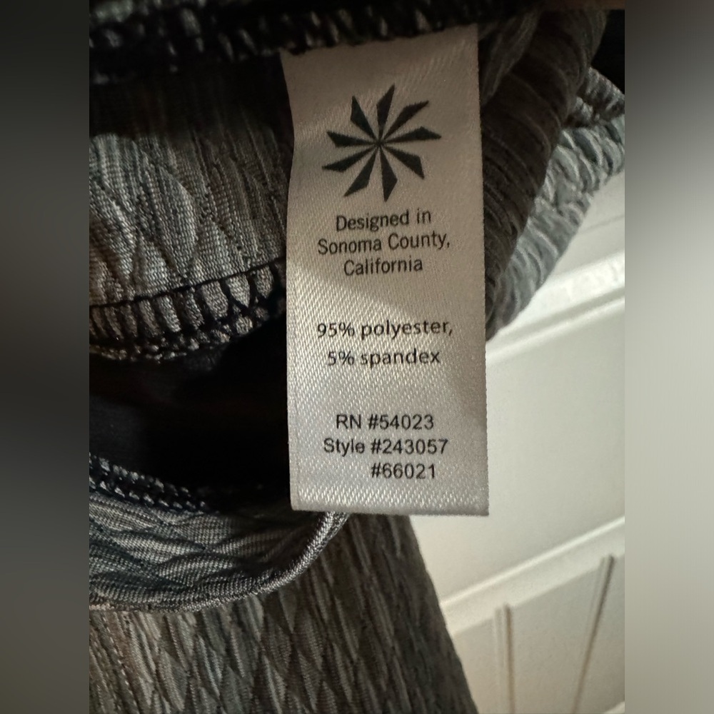 Athleta Quilted Gray and Black 1/4 Zip - Picture 7 of 8